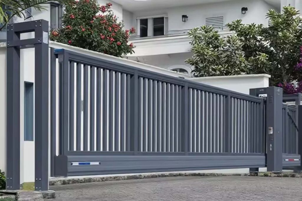 Tri-Folding Gate